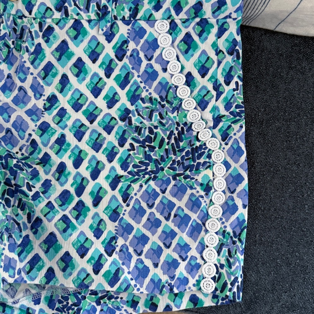 Lilly Pulitzer Callahan Shorts size 10 - Picture 2 of 3